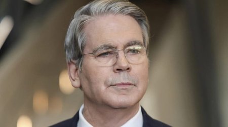 Бессент: США стратегически важно контролировать водные маршруты в Арктике