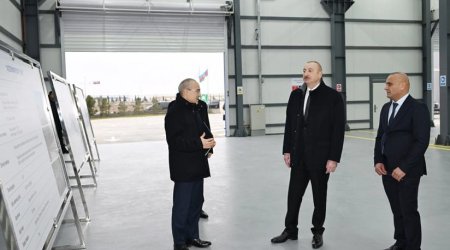 İlham Əliyev Sumqayıt Sənaye Parkında güzgü vərəqələrin istehsalı zavodunun açılışında iştirak edib