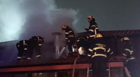 Bakıda restoran yanıb