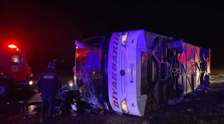 В Турции перевернулся микроавтобус, есть погибшие и пострадавшие