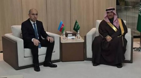 Emin Əmrullayev səudiyyəli həmkarı ilə görüşüb