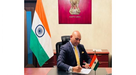 Hindistanın Azərbaycandakı yeni səfiri Bakıya gəlib