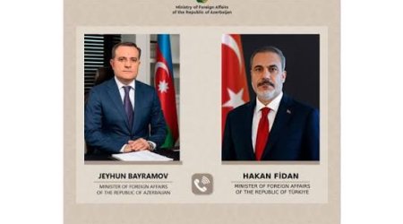 Ceyhun Bayramov Hakan Fidanla ikitərəfli və regional məsələləri müzakirə edib