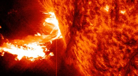 Постоянное наблюдение обратной стороны Солнца пока невозможно &mdash; ученый