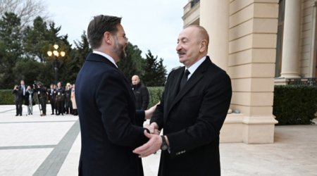 Bakıda ABŞ Vitse-prezidentinin rəsmi qarşılanma mərasimi olub