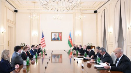 Əliyev və Vens arasında geniştərkibli görüş başlayıb - Yenilənib