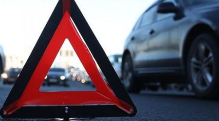 Ağdaşda avtomobil aşıb, 4 nəfər xəsarət alıb
