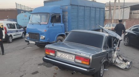 Göygöldə yük və minik maşınları toqquşub, xəsarət alan var