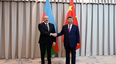 Президент Ильхам Алиев поздравил китайского лидера