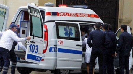 В Мингячевире одиннадцатиклассник упал со второго этажа школы