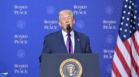 Donald Tramp Sülh Şurasının yekun qətnaməsini imzalayıb