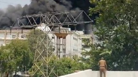 İranda hərbi təlim təyyarəsi qəzaya uğrayıb, pilotlardan biri həlak olub