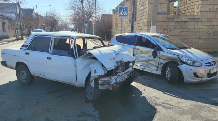 Gəncədə avtomobillər toqquşdu