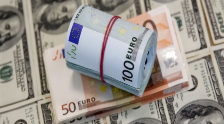 Официальные курсы валют в Азербайджане: доллар стабилен, евро вырос