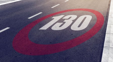 В Азербайджане установлена максимальная скорость для платных дорог