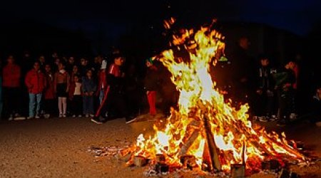 Yeniyetmə çərşənbə tonqalında yanıb
