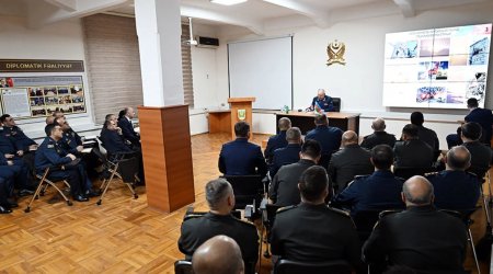 Azərbaycanla Rusiya arasında hərbi əməkdaşlığın cari vəziyyəti müzakirə edilib