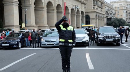 
Xocalı soyqırımı qurbanlarının xatirəsi bir dəqiqəlik sükutla yad edilib