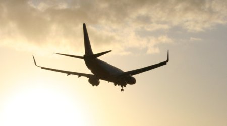 Вылетевший в Тель-Авив самолет вернулся в Баку