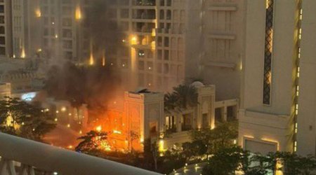 Dubayda Fairmont The Palm yaxınlığına raket düşüb - Güclü yanğın baş verib