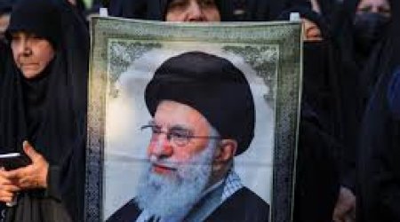 Иран разделился: сторонники и противники Хаменеи вышли на улицы
