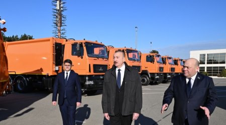 Президент Азербайджана ознакомился с коммунальной техникой для вывоза бытовых отходов