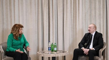 İlham Əliyev Avropa Komissiyasının enerji və mənzil siyasəti üzrə komissarını qəbul edib