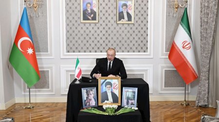 Prezident İran səfirliyinə gedib