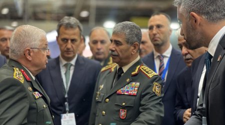 Министр обороны Турции позвонил Закиру Гасанову