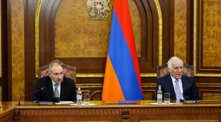 Paşinyan TŞ-nin iclasını keçirdi