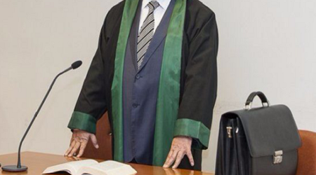 Bir vəkil üzvlüyündən xaric olunub - Rəsmi