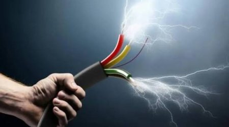 Masazırda qadını elektrik cərəyanı vuraraq öldürüb