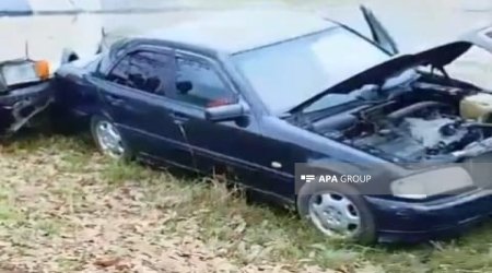 Cəlilabadda mikroavtobus minik avtomobili ilə toqquşub