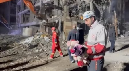 Tehranda yaşayış binaları atəşə tutulub, 40 nəfər həlak olub