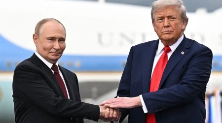 Tramp Putinlə telefon danışığının detallarını açıqlayıb