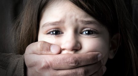 
Родители и учителя, применяющие физическое насилие в отношении ребёнка в воспитательных целях, будут оштрафованы на сумму до 200 манатов