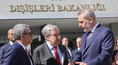 Antonio Quterreş Türkiyədə səfərdədir