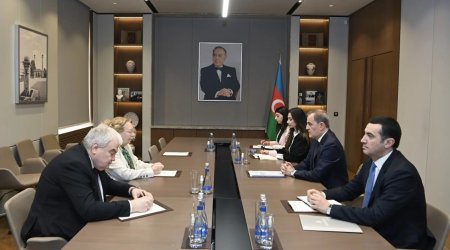 Ceyhun Bayramov Tatyana Valova ilə görüşüb