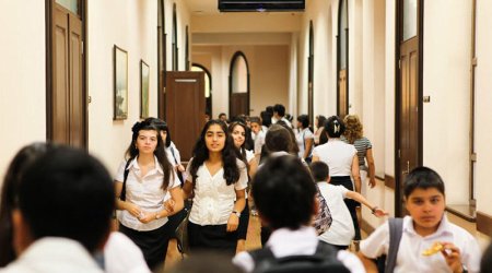 Deputat: Salyanda şagirdlər 4 növbədə oxumağa məcburdur