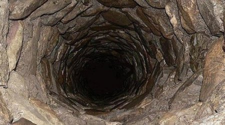 Salyanda 4 yaşlı uşaq su quyusuna düşərək ölüb