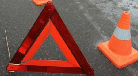 Bərdədə minik və yük avtomobilləri toqquşub, ölən var