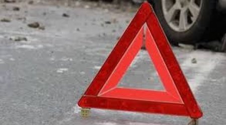 В Агджабеди столкнулись два автомобиля, есть пострадавшие