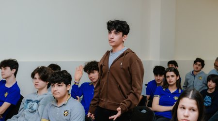 Bank Respublika Oxbridge Akademiyasında Qlobal Pul Həftəsinə həsr olunmuş tədbir keçirib