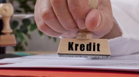 Azərbaycanda kredit portfeli 31,8 mlrd manatı keçib