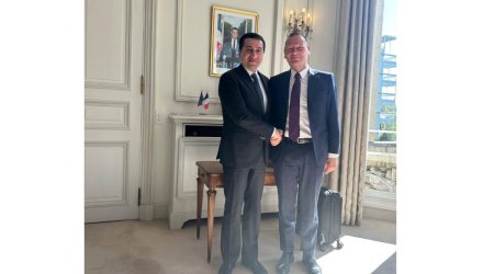 Hikmət Hacıyev Parisdə Makronun müşaviri ilə ikitərəfli əlaqələri müzakirə edib