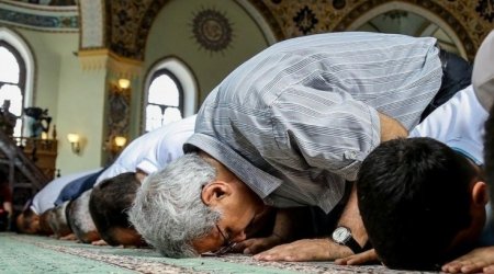 Azərbaycanda bayram namazı qılınıb
