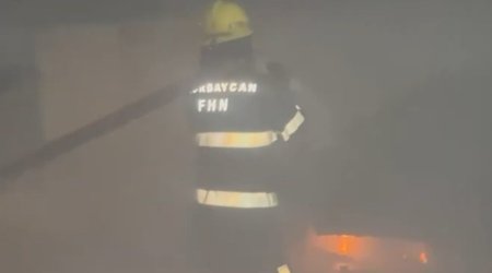 Kürdəmirdə &ldquo;Mercedes&rdquo; yanıb