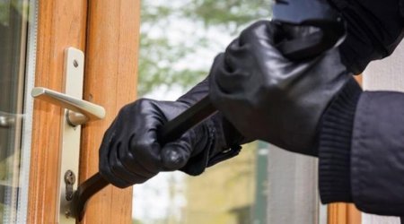 
Paytaxtda evlərdən oğurluq edən şəxslər saxlanılıblar