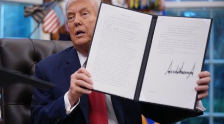 На долларах появится подпись Трампа