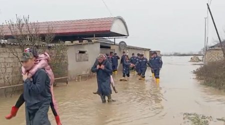 Xaçmazda yaşayış evlərini su basıb,22 nəfər təxliyə edilib - Video